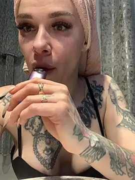 Queen of pain online show from February 28, 5:37 pm