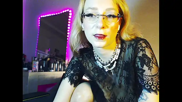 welliza online show from January 10, 10:57 pm