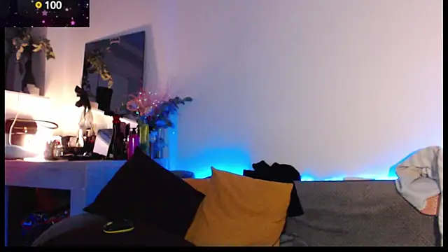 welliza online show from February 22, 3:12 am