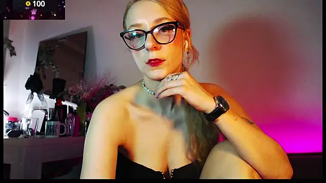 welliza online show from March 1, 1:11 am