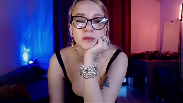 welliza online show from April 7, 2:23 am