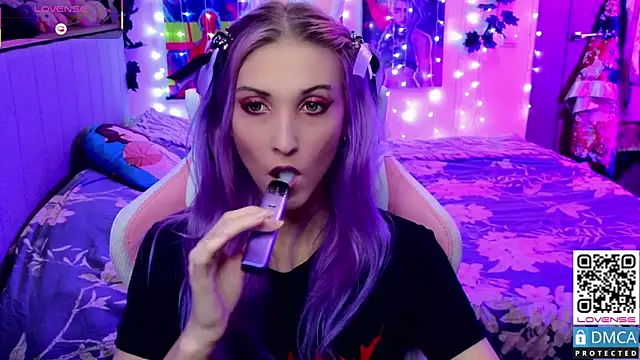 Snapshot of Violet_Noir chatting on March 7, 11:29 am Violet Noir online show from March 7, 11:29 am