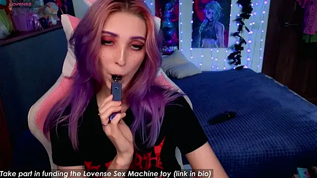 Snapshot of Violet_Noir chatting on September 11, 5:18 am Violet Noir online show from September 11, 5:18 am