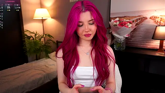 ShirleyCarolyn online show from December 3, 5:23 pm