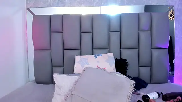  MiaBrown  online show from February 24, 6:15 pm