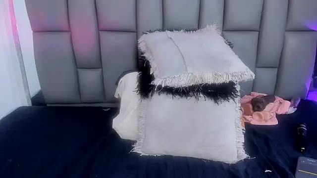  MiaBrown  online show from March 19, 6:23 pm