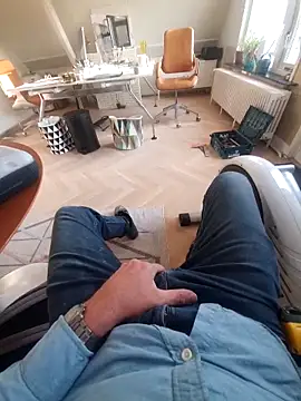 jk1981jk online show from September 29, 7:24 am