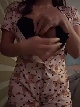 christhinna online show from October 28, 6:28 am