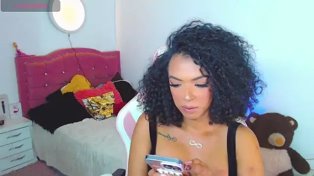 Tanedra collings online show from April 25, 4:04 am