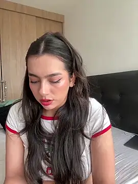 Nicollemays online show from March 6, 5:09 pm