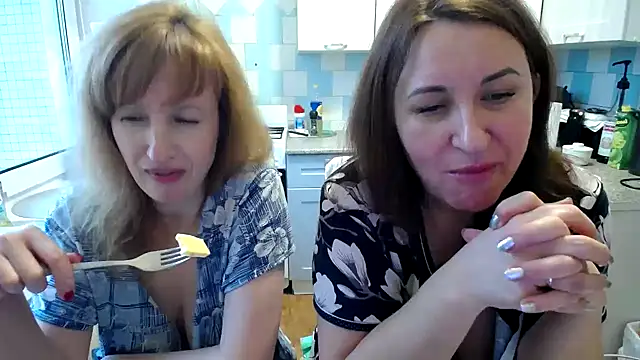 Snapshot of DonnaMagdalena chatting on December 25, 9:24 am DonnaMagdalena online show from December 25, 9:24 am