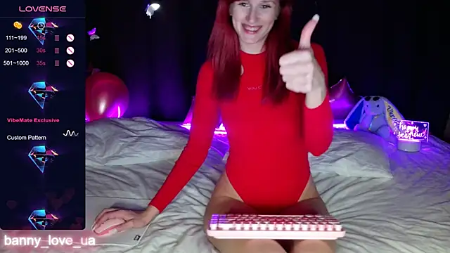 Snapshot of intolerable_girl chatting on January 1, 9:20 pm intolerable girl online show from January 1, 9:20 pm