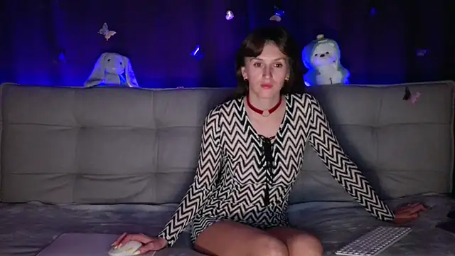 intolerable girl online show from November 17, 8:31 am