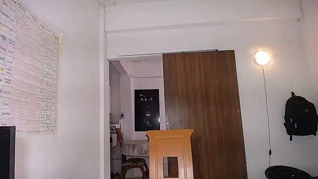 yselahot online show from April 21, 2:01 pm