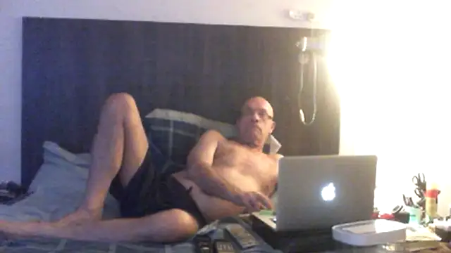 dazuk4513 online show from July 12, 12:01 am