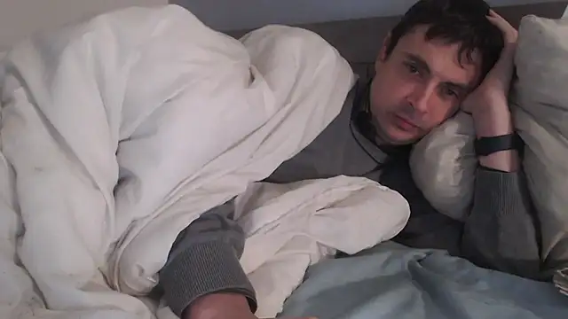 Snapshot of freddy0222222 chatting on December 17, 12:00 pm freddy0222222 online show from December 17, 12:00 pm