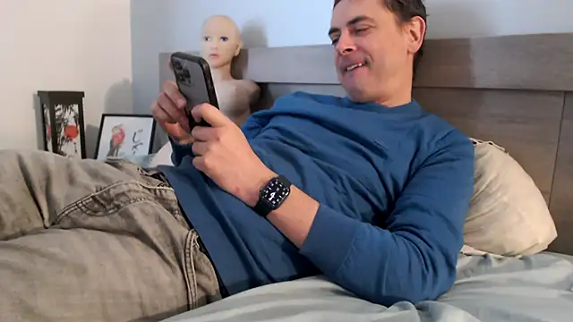 Snapshot of freddy0222222 chatting on October 14, 11:00 am freddy0222222 online show from October 14, 11:00 am