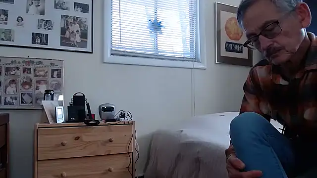 hottottrot691 online show from March 18, 6:15 pm