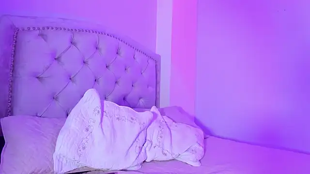 CamileHolmes online show from February 27, 5:02 am