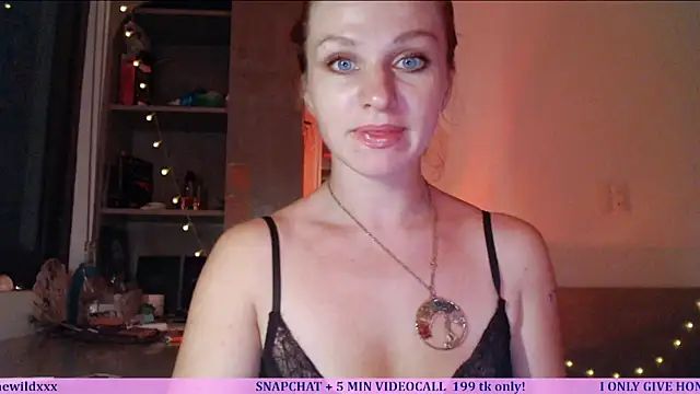 Snapshot of Cassie_Wild chatting on July 17, 2:02 pm Cassie Wild online show from July 17, 2:02 pm