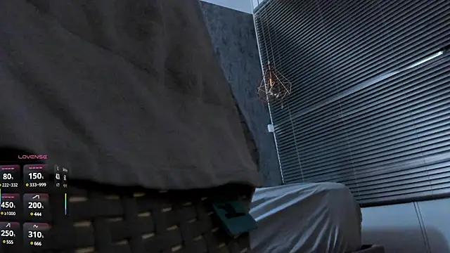 naomidibello online show from February 27, 11:37 pm