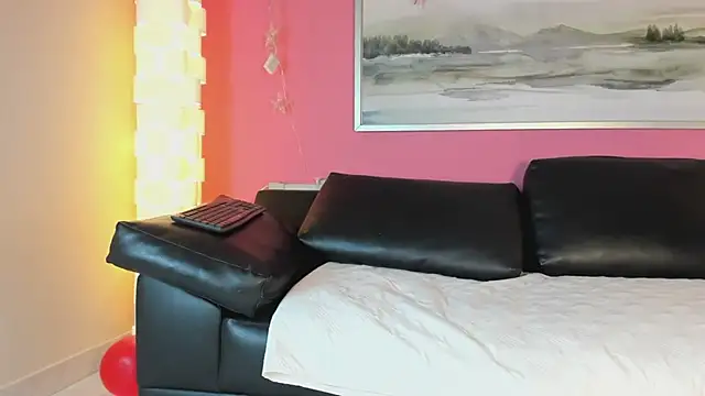 Tiffanysurez  online show from February 19, 1:06 pm