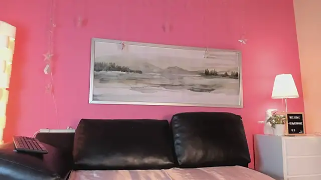 Tiffanysurez  online show from March 13, 7:06 pm