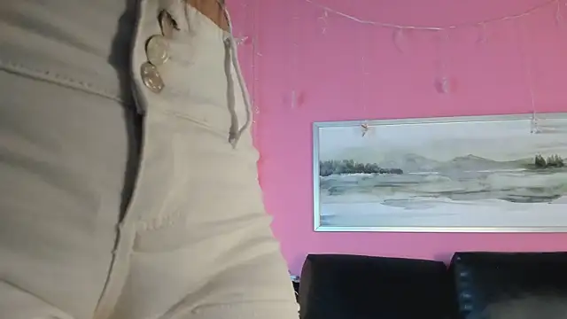 Tiffanysurez  online show from March 14, 7:01 pm