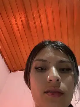 Tiffanysurez  online show from October 8, 2:53 am