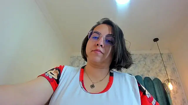 nalalye cruzz  online show from April 24, 2:47 am