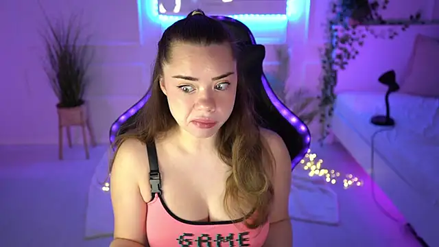 VixenMia online show from January 18, 3:20 am