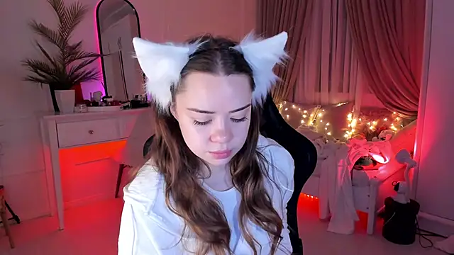 VixenMia online show from February 15, 3:42 am