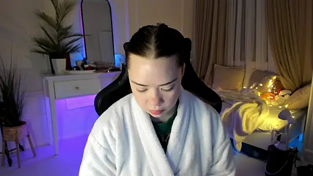 VixenMia online show from February 26, 3:21 am