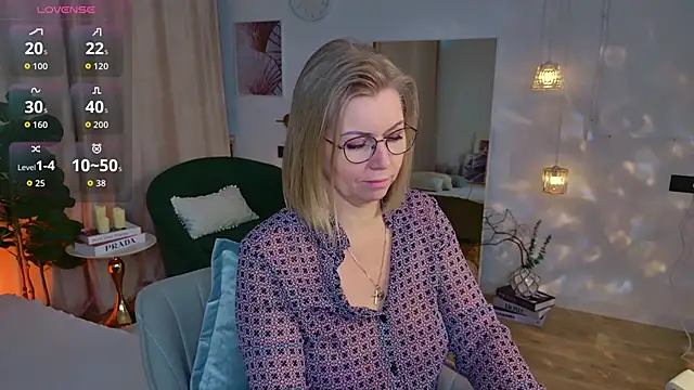 Annie Light online show from April 21, 7:14 am