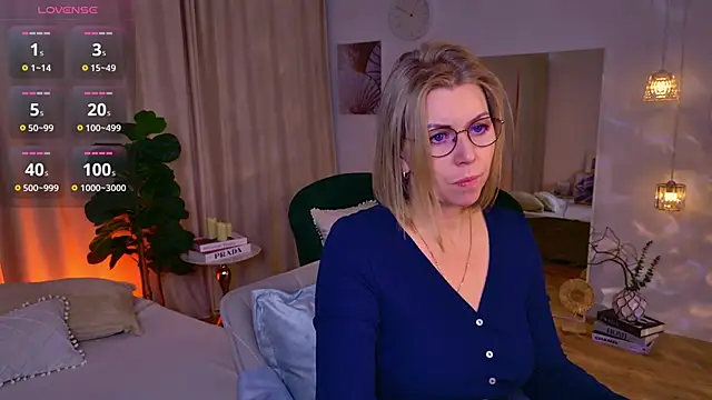 Annie Light online show from April 23, 6:47 am