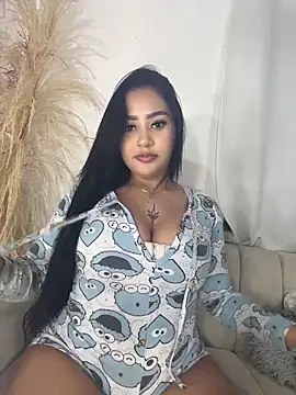 Luisa Fernandaa online show from February 18, 1:45 am