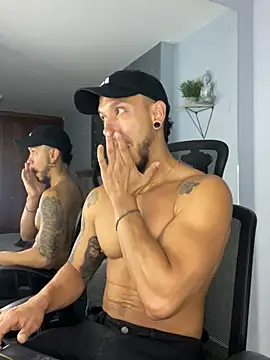 ARON TAYLER01 online show from January 21, 12:29 pm