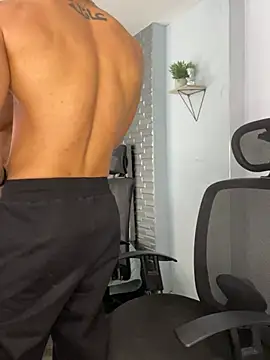 ARON TAYLER01 online show from February 13, 4:28 pm