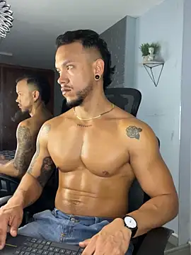 ARON TAYLER01 online show from March 20, 12:43 pm