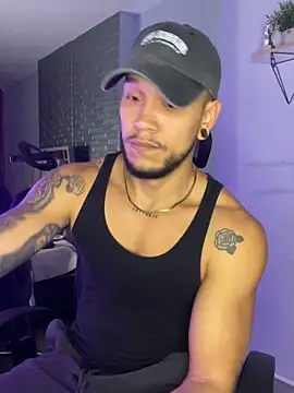 ARON TAYLER01 online show from September 12, 10:26 am