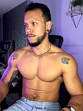 ARON TAYLER01 online show from October 21, 10:38 am