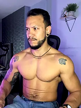 ARON TAYLER01 online show from October 23, 10:25 am