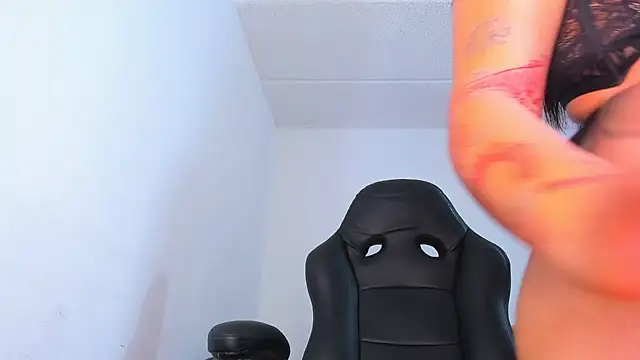 SweetIsabella x online show from December 17, 6:35 am