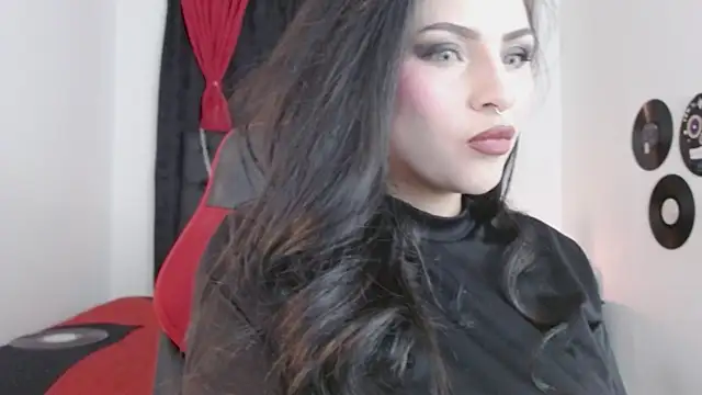 misslombana online show from February 7, 5:31 am