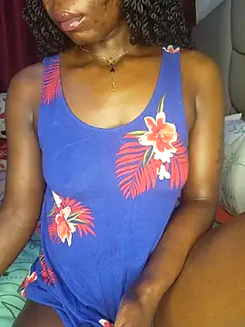 NicRaisaa online show from May 5, 5:04 am