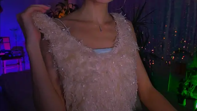 poli   online show from November 22, 7:02 pm