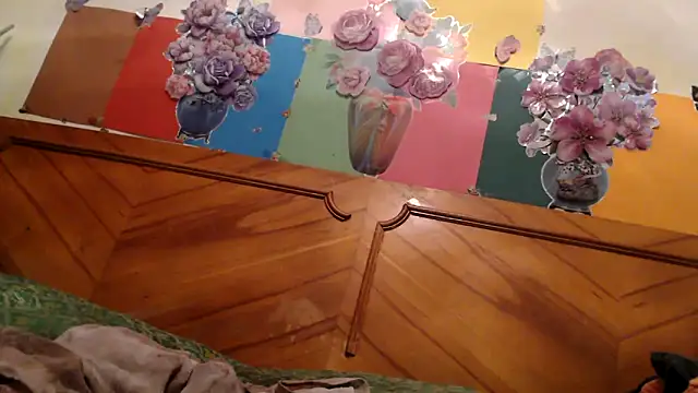 EllyseJenner online show from February 18, 5:09 pm