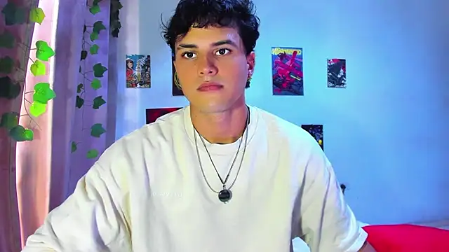 Snapshot of Nekoboy01 chatting on December 9, 6:35 pm Nekoboy01 online show from December 9, 6:35 pm