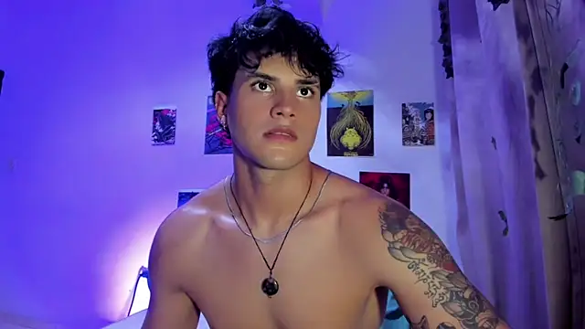 Snapshot of Nekoboy01 chatting on December 11, 12:12 am Nekoboy01 online show from December 11, 12:12 am