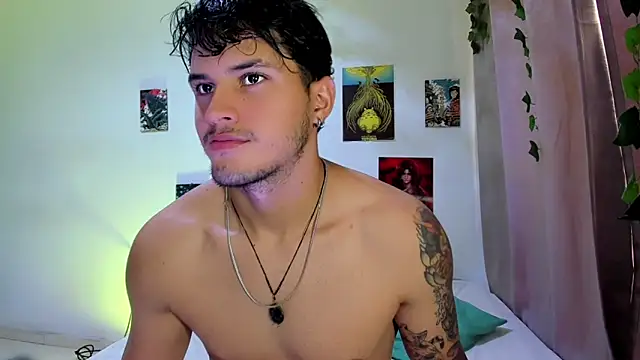 Snapshot of Nekoboy01 chatting on December 24, 3:26 pm Nekoboy01 online show from December 24, 3:26 pm